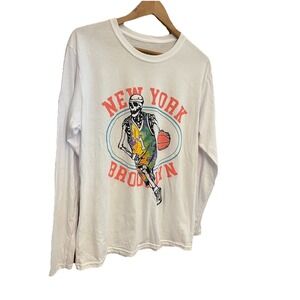 Fresh Laundry Brooklyn NY Basketball Player Men's Sz L